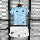 KIT ENFANT NEW YORK 25/26 *OFFICIEL* + 5 CADEAUX 🎁