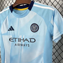 KIT ENFANT NEW YORK 25/26 *OFFICIEL* + 5 CADEAUX 🎁