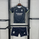 KIT ENFANT REAL MADRID 25/26 *OFFICIEL* + 5 CADEAUX 🎁
