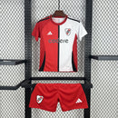 KIT ENFANT RIVER PLATE 25/26 *OFFICIEL* + 5 CADEAUX 🎁
