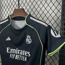 KIT ENFANT REAL MADRID 25/26 *OFFICIEL* + 5 CADEAUX 🎁